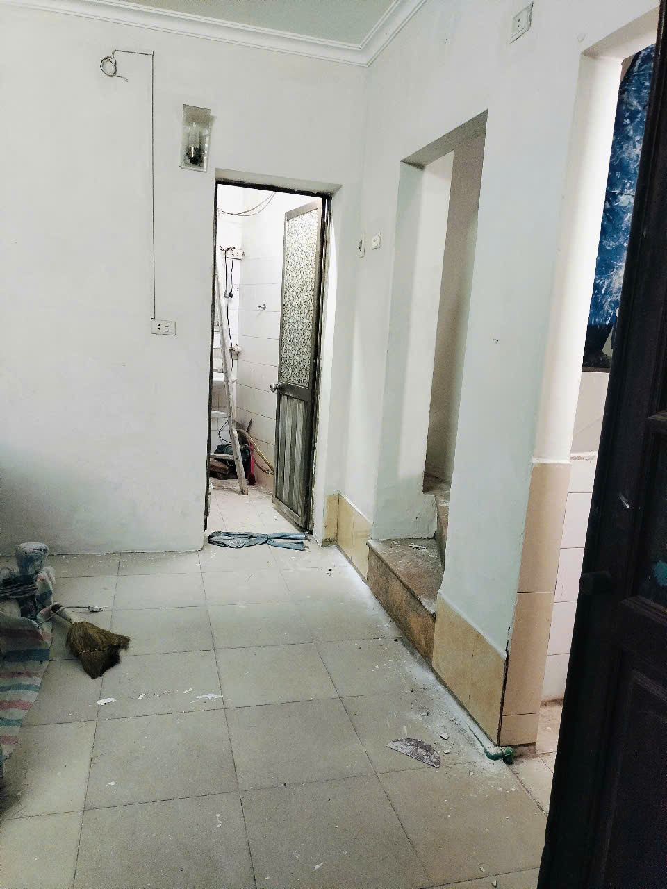 Cho thuê nhà ngõ ô tô 11 Phương Mai, Đống Đa 3.5 tầng, 2 ngủ vào ngay 7 Triệu (có thương lượng) - Ảnh 1